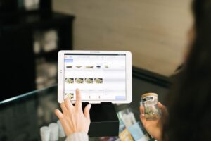 Cum să faci bani cu produse digitale pe internet